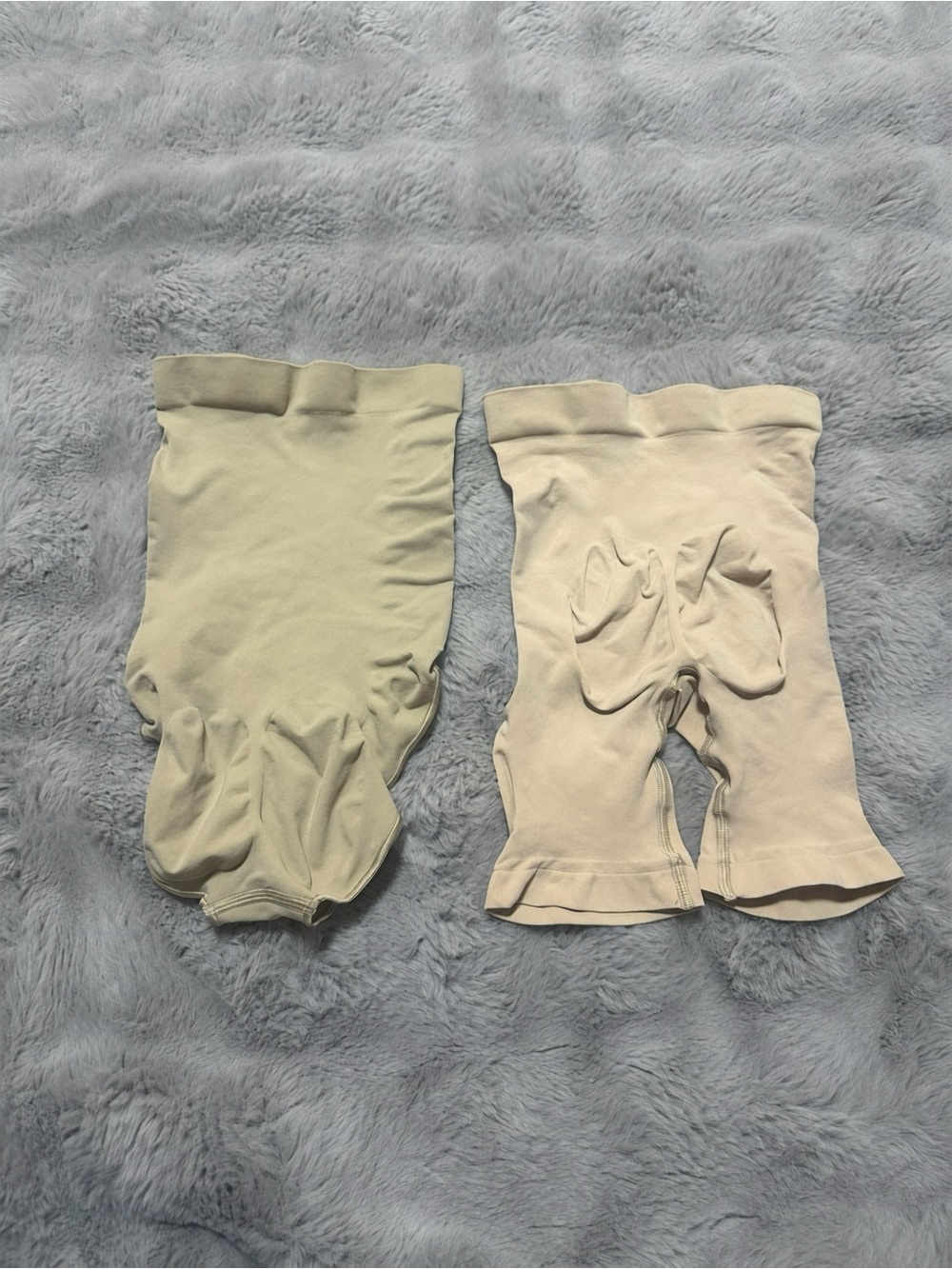 Brand new Skims Seamless sculpt mid-thigh short and thong size S 2pairs